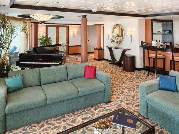 RCI Freedom of the Seas Royal Suite.jpg